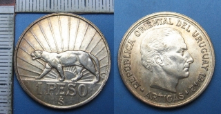 1942 So - 1 peso, stříbro - Uruguay