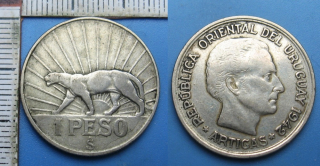 1942 - 1 peso, stříbro - Uruguay